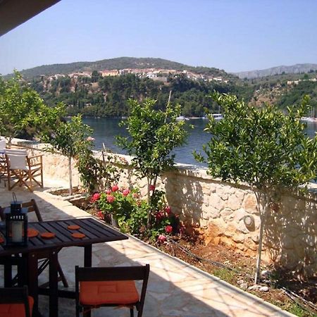 Meganisi Blue Apartment Spartokhorion Luaran gambar