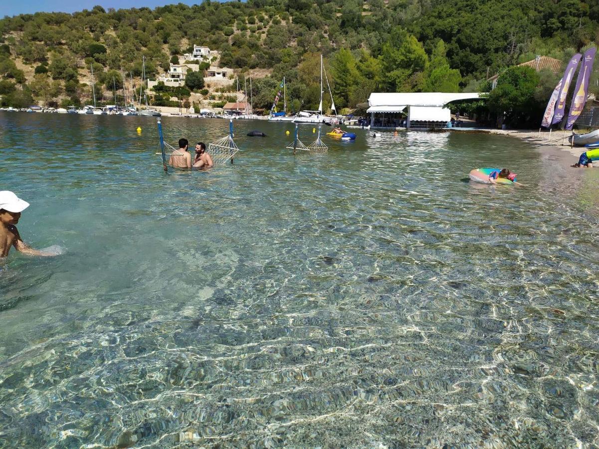 Meganisi Blue Apartment Spartokhorion Luaran gambar